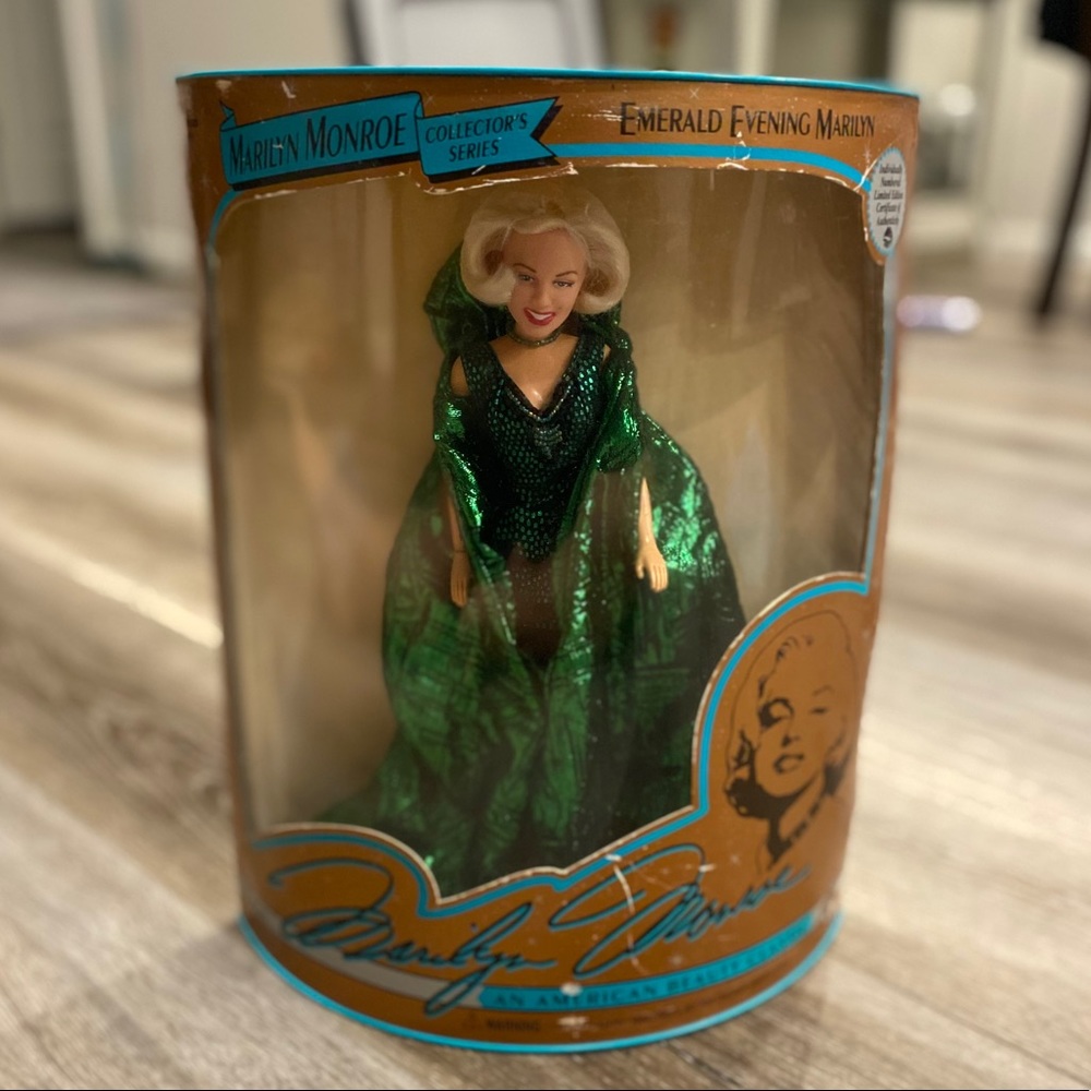 Marilyn Monroe Emerald evening doll NIB
